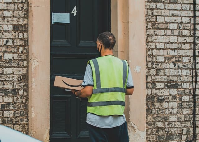 Cover Image for Steigende Versandkosten für Versand mit Amazon (FBA)